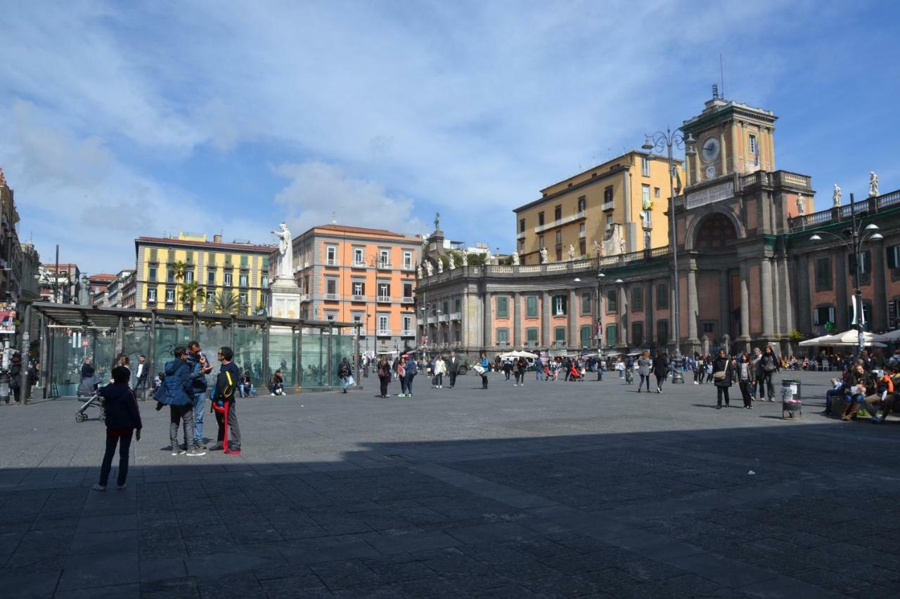 Altera Domus Bed & Breakfast Napoli Bagian luar foto